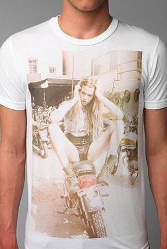 女模 Hailey Clauson 15歲的擘腿照Tee